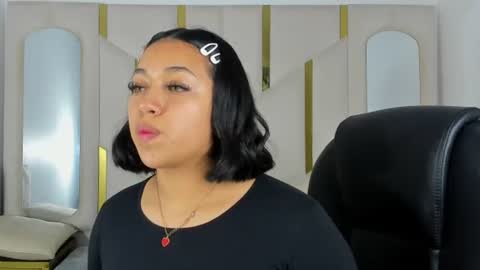 isabellrodriguez18 online show from November 27, 8:44 am