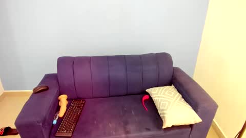 Isaemm  online show from December 3, 10:45 pm