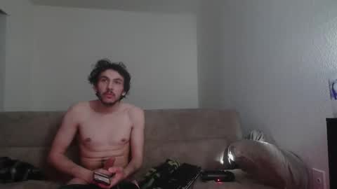isaiahf24 online show from April 20, 11:41 pm