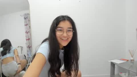 Isa Suarez online show from March 10, 8:57 pm