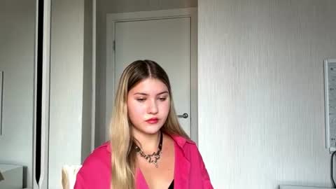 Isel online show from August 4, 12:56 pm