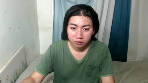 Snapshot of ishie_yoshixx chatting on October 7, 8:43 am IRISH online show from October 7, 8:43 am