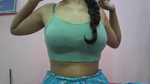 Snapshot of ishika_singh_ chatting on October 17, 2:37 am ishika_singh_ online show from October 17, 2:37 am