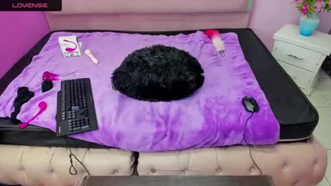 isisrousexx online show from January 26, 6:17 am