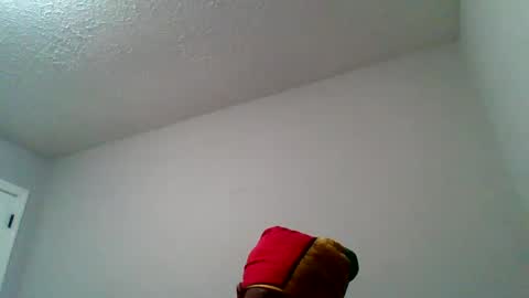 Snapshot of islandmaker chatting on October 8, 1:24 am islandmaker online show from October 8, 1:24 am