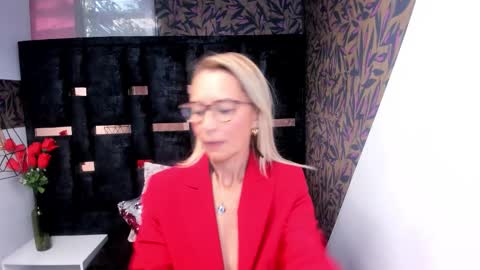 ISSA MILF online show from January 19, 2:27 pm