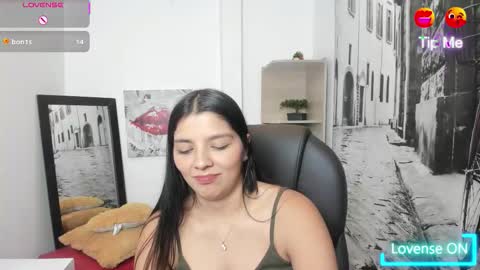 Issa  online show from October 30, 6:19 pm