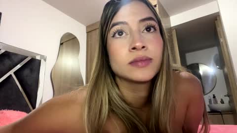 Snapshot of issabela_g1 chatting on September 17, 12:03 am issabela_g1 online show from September 17, 12:03 am