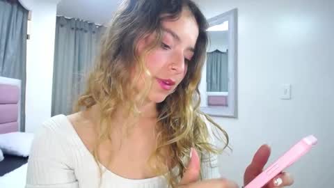 Snapshot of issadorajames chatting on January 13, 6:27 pm issadorajames online show from January 13, 6:27 pm