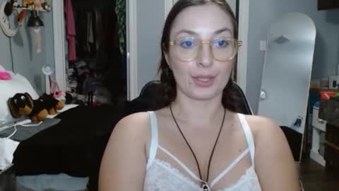 Bella Bloom online show from February 1, 5:18 am