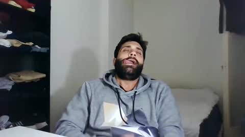 italianboybcn online show from March 2, 5:36 pm