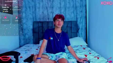 ithan_kingtwin online show from July 12, 9:07 pm