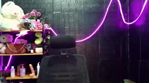 its_chloe20 online show from May 4, 10:55 am