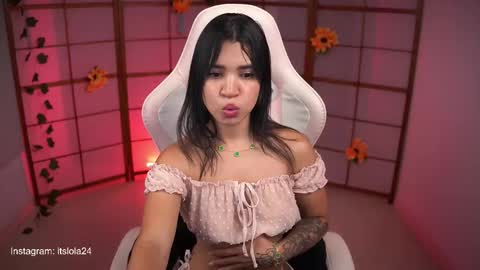 Snapshot of its_lola chatting on September 11, 6:20 pm online show from September 11, 6:20 pm