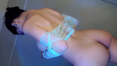 KellyPuth online show from February 20, 8:50 am