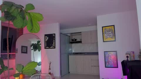 lau online show from March 21, 12:38 am