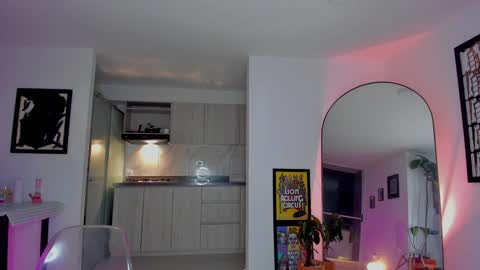 lau online show from December 18, 3:37 am