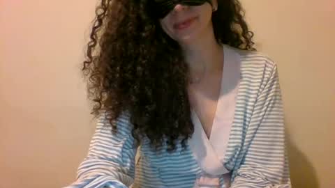 itslilithsmile online show from July 19, 1:36 pm