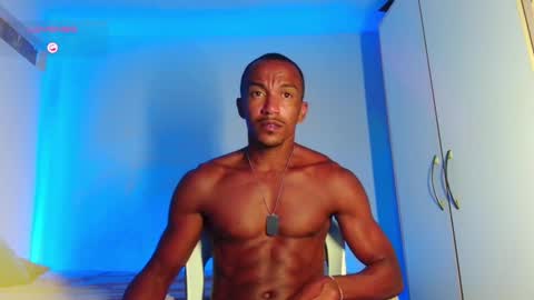 Snapshot of itsmikenoir chatting on October 5, 11:12 pm Limited offer 50    online show from October 5, 11:12 pm