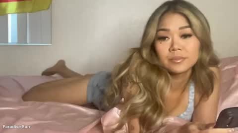 itsparadisesun online show from June 15, 2:14 am