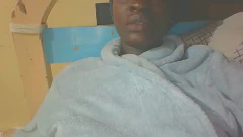 Snapshot of itsqueen_blacq chatting on October 3, 9:06 am Queen blacq online show from October 3, 9:06 am