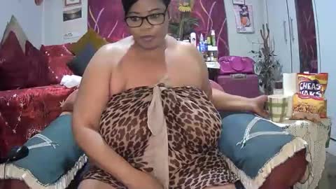 itumeleng74 online show from October 9, 3:06 pm