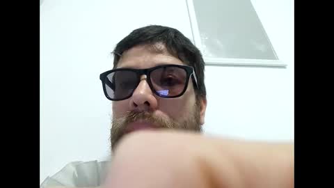 Snapshot of ivanchelon chatting on October 11, 5:23 am Vanchi online show from October 11, 5:23 am