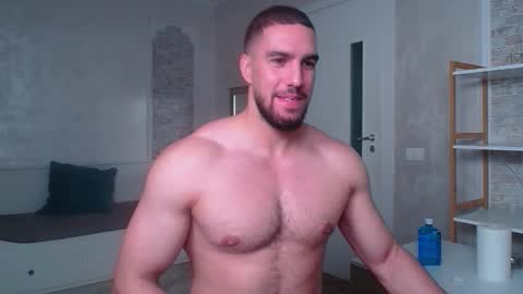 IvanHydee online show from November 11, 7:10 am