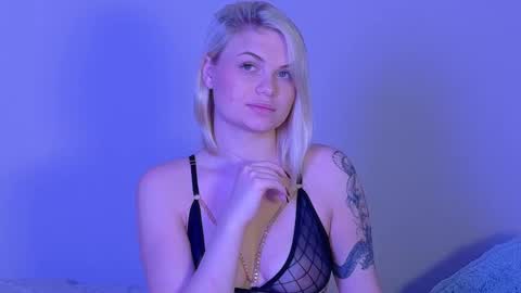 ivory_soule online show from December 13, 7:53 pm