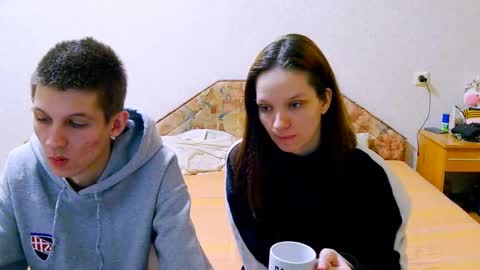 Snapshot of ivy__lester chatting on February 26, 9:42 pm Ivy and Lester online show from February 26, 9:42 pm