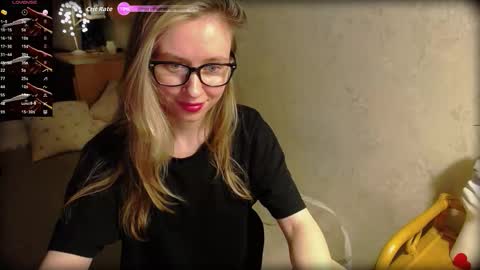 Snapshot of ivy_luv chatting on September 22, 1:31 am Ivy online show from September 22, 1:31 am