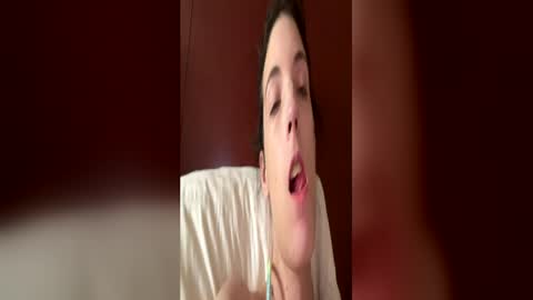 ivy_rose90 online show from June 7, 7:19 pm