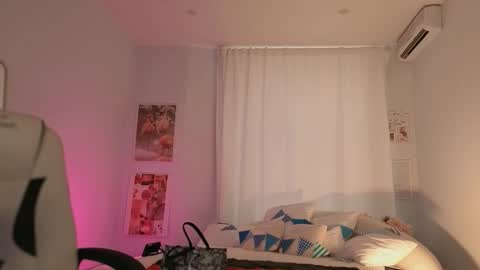 Snapshot of ivyhoney chatting on October 7, 10:33 am IVY - Follow me 3 online show from October 7, 10:33 am
