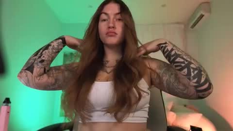 Snapshot of ivyhoney chatting on September 13, 9:34 am IVY - Follow me 3 online show from September 13, 9:34 am