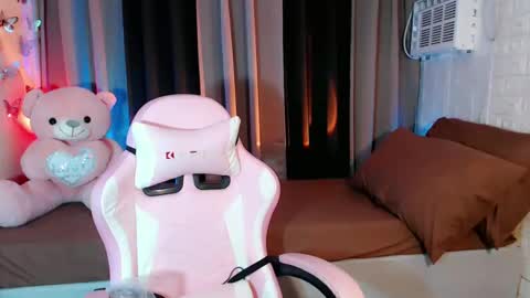 Snapshot of iyotakody chatting on February 3, 2:03 am Red online show from February 3, 2:03 am