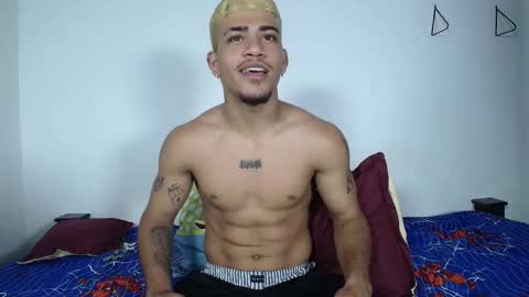 Snapshot of izaak_taylor7 chatting on October 6, 2:57 pm izaack online show from October 6, 2:57 pm