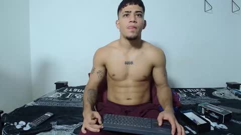 Snapshot of izaak_taylor7 chatting on September 9, 9:26 pm izaack online show from September 9, 9:26 pm