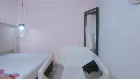 izelevans online show from March 29, 11:45 am