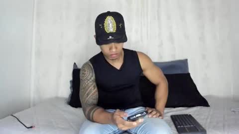 Snapshot of j_musiry chatting on February 9, 5:19 am i am juan musiry independent model online show from February 9, 5:19 am