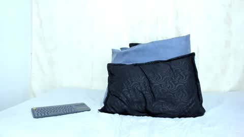 Snapshot of j_musiry chatting on February 6, 8:07 am i am juan musiry independent model online show from February 6, 8:07 am