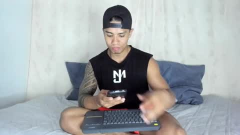 Snapshot of j_musiry chatting on February 7, 6:24 am i am juan musiry independent model online show from February 7, 6:24 am