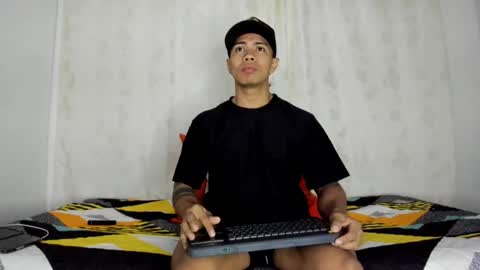 Snapshot of j_musiry chatting on March 7, 6:13 am i am juan musiry independent model online show from March 7, 6:13 am
