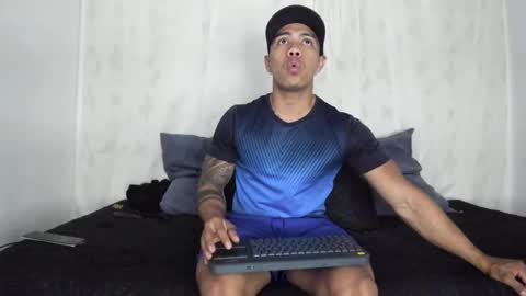 Snapshot of j_musiry chatting on January 24, 5:10 am i am juan musiry independent model online show from January 24, 5:10 am