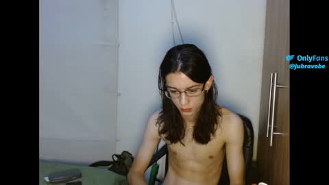 Snapshot of jabravobe chatting on February 28, 8:18 pm Andrs online show from February 28, 8:18 pm