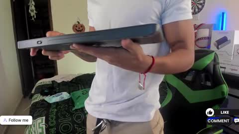 Snapshot of jack_castell chatting on October 4, 10:46 am JACK CASTELL online show from October 4, 10:46 am