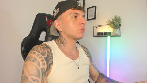 jacobb116 online show from December 15, 2:19 am