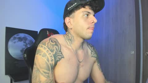 jacobb116 online show from October 31, 12:33 am