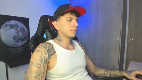 jacobb116 online show from November 4, 1:07 am