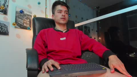 JACOB STONES online show from December 19, 6:12 am