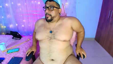 Snapshot of jacoob_woods chatting on March 1, 5:52 am daddy sir master bear online show from March 1, 5:52 am